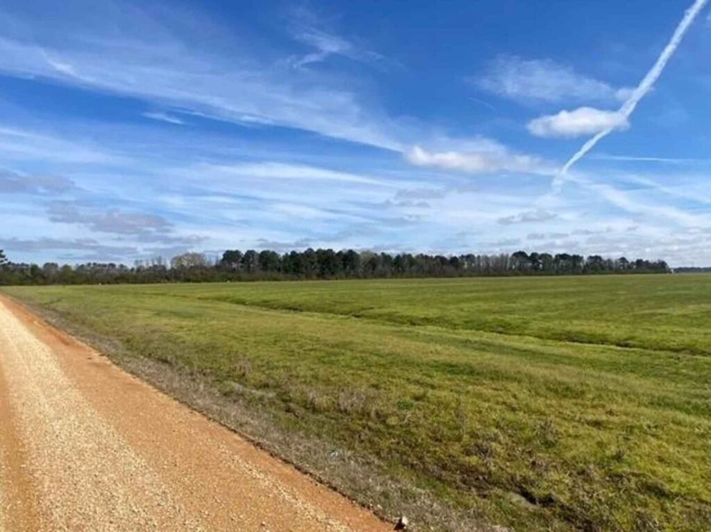 7.921 acres in Ashley County, Arkansas Brown Realty Co